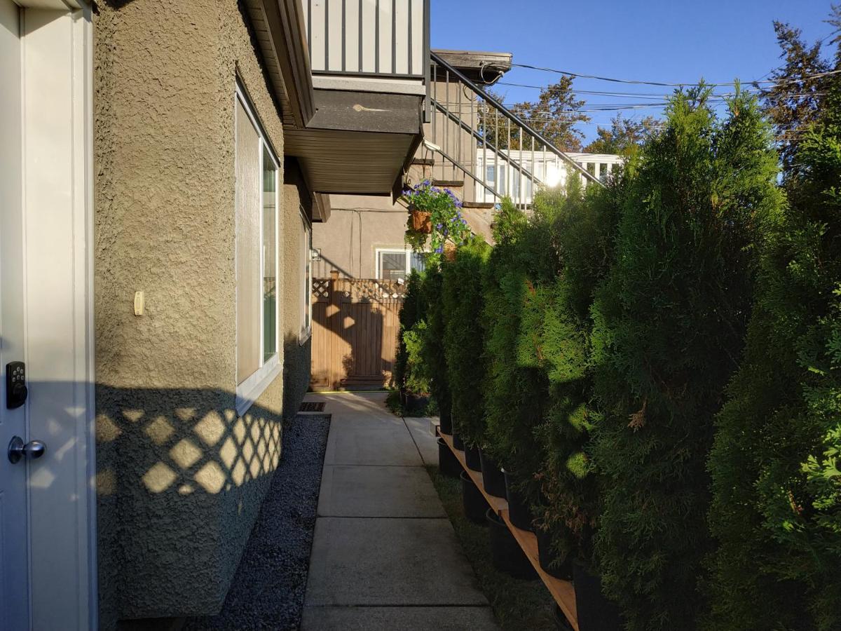 Private Suite W King Bed, Ground Level, Naturally Bright Vancouver Extérieur photo