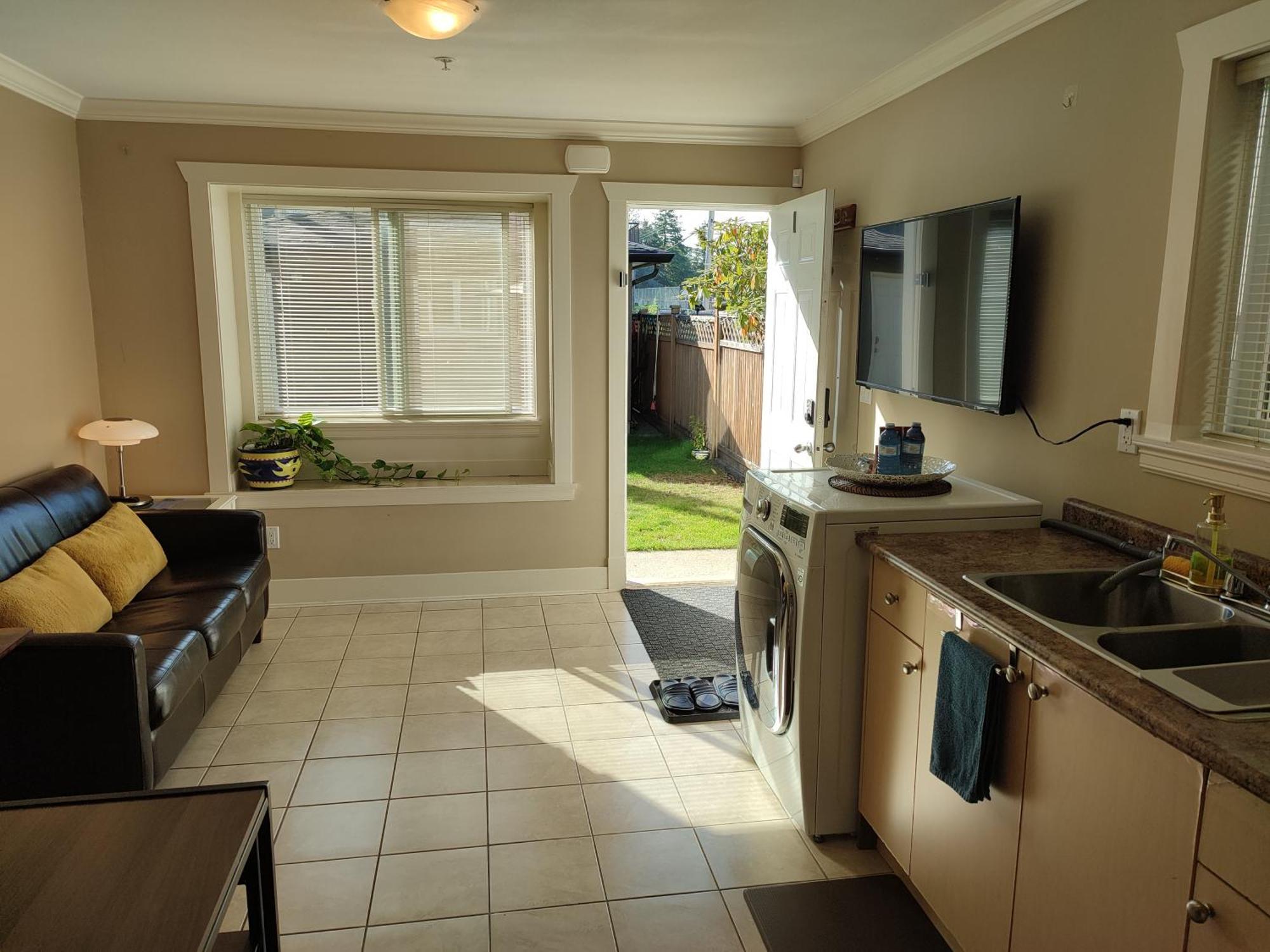 Private Suite W King Bed, Ground Level, Naturally Bright Vancouver Chambre photo
