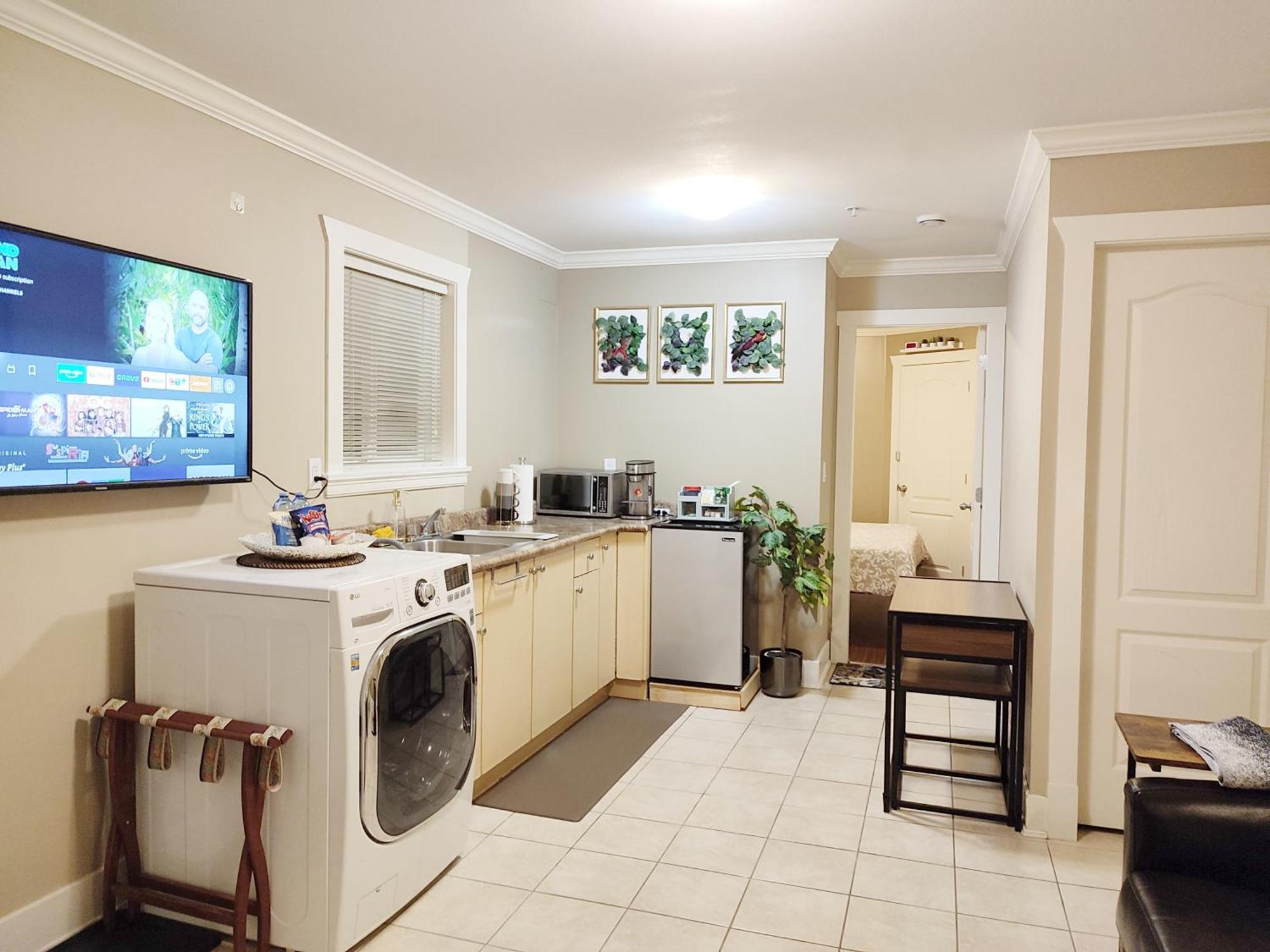 Private Suite W King Bed, Ground Level, Naturally Bright Vancouver Chambre photo